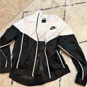 Nike windbreaker zip up